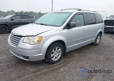 2010 Chrysler Town & Country Touring from USA, damaged, VIN 2A4RR5D16AR422823